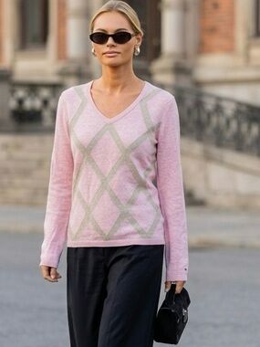 Tommy Hilfiger Pink & Grey Argyle V-Neck Sweater Size XS Preppy Academia Y2K